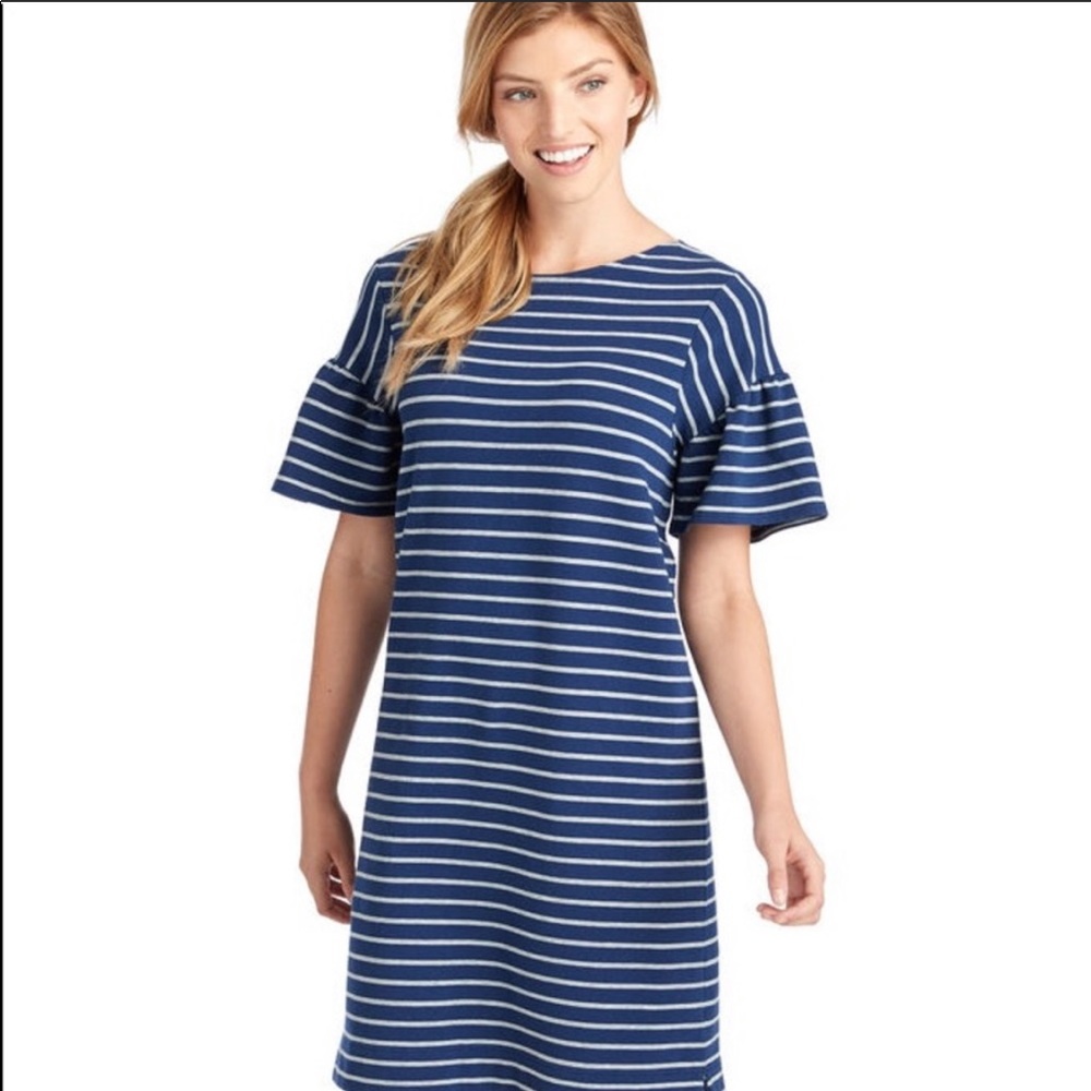 Vineyard vines NWT stripe flutter sleeve dress